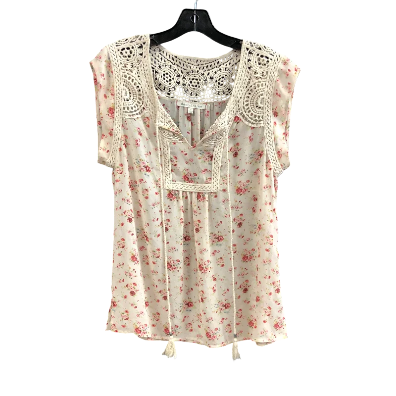 Top Short Sleeve By Daniel Rainn In Pink, Size: M