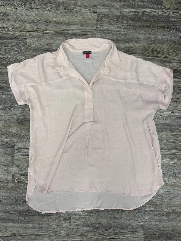 Top Short Sleeve By Vince Camuto In Pink, Size: Xl